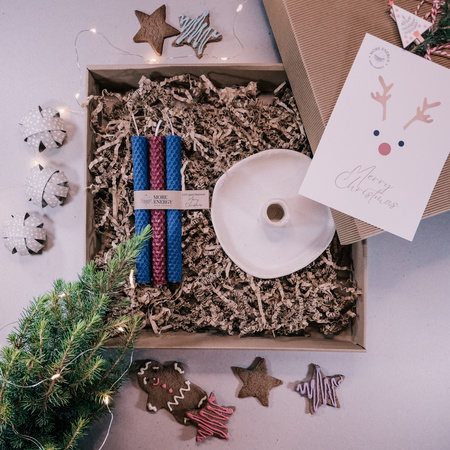 Świąteczny zestaw prezentowy | 3 świece stołowe i ceramiczny świecznik | 100% wosk pszczeli