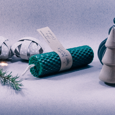 Gruba świeca słupkowa głęboka zieleń | Naturalna świeca z wosku pszczelego | 100% wosk pszczeli